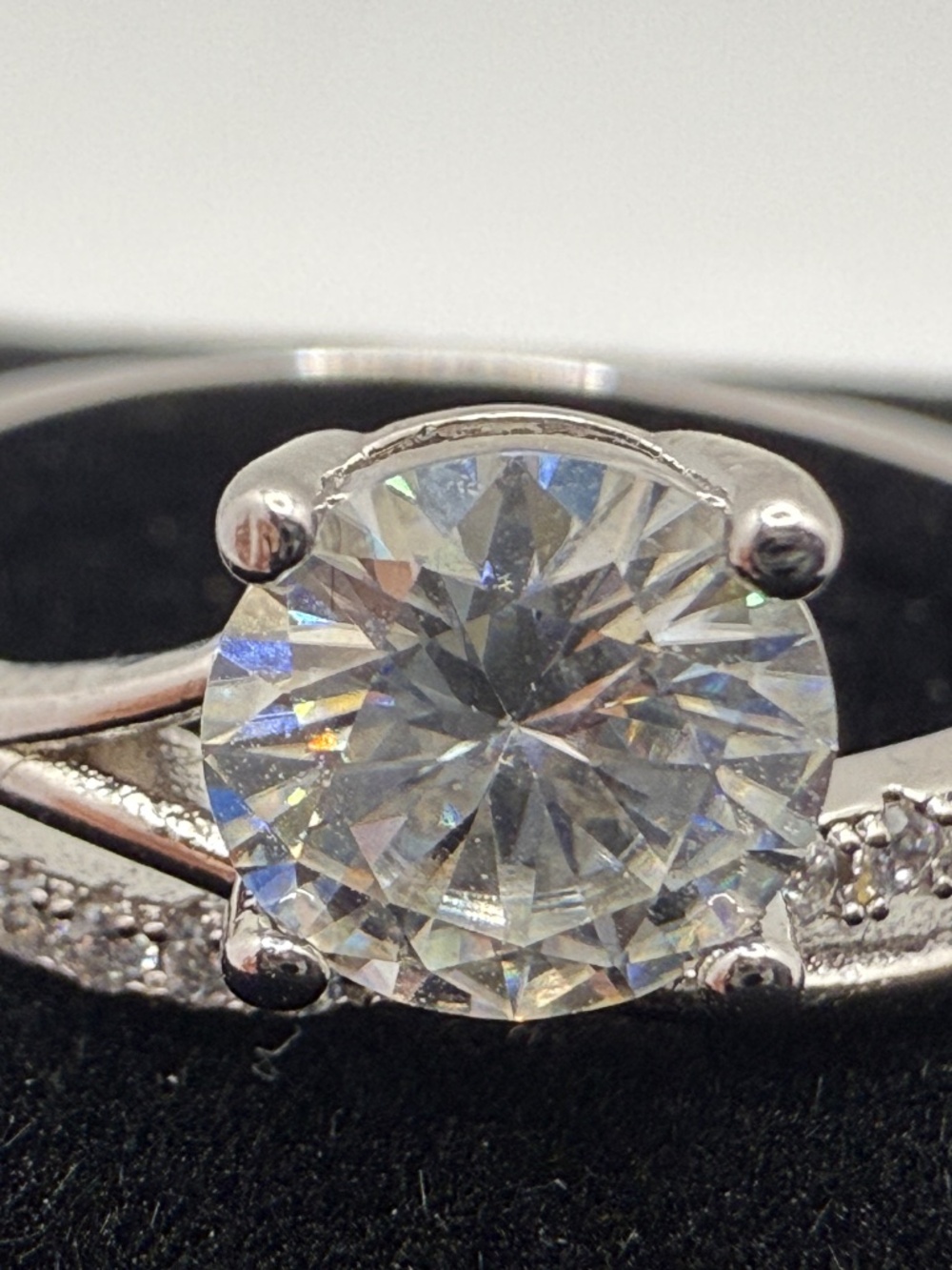 COUTURE ROUND CUT MOISSANITE RING! (SIZE 7) - Picture 6 of 16